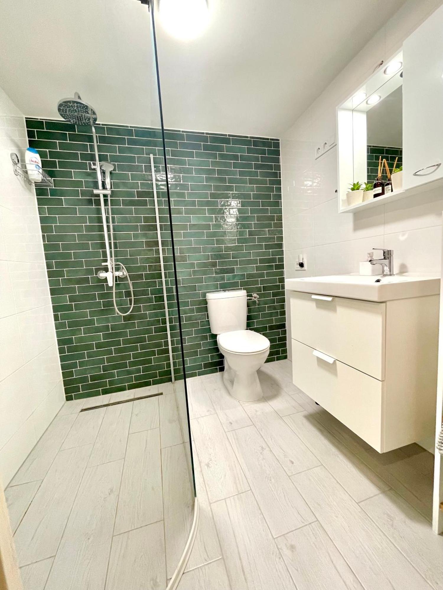 Teresian Apartment Near The Andrassy Street Free Air Conditioner Free Coffee Budapeste Exterior foto